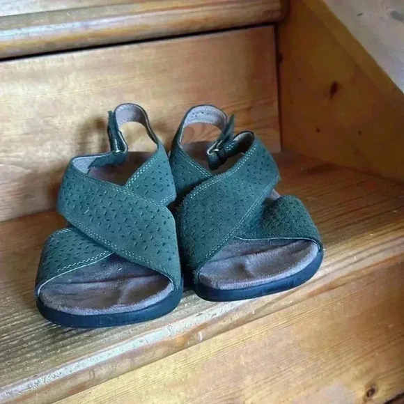 Therafit Olivia’s Women’s Adjustable Cross Strap Sandals - Picture 5 of 8